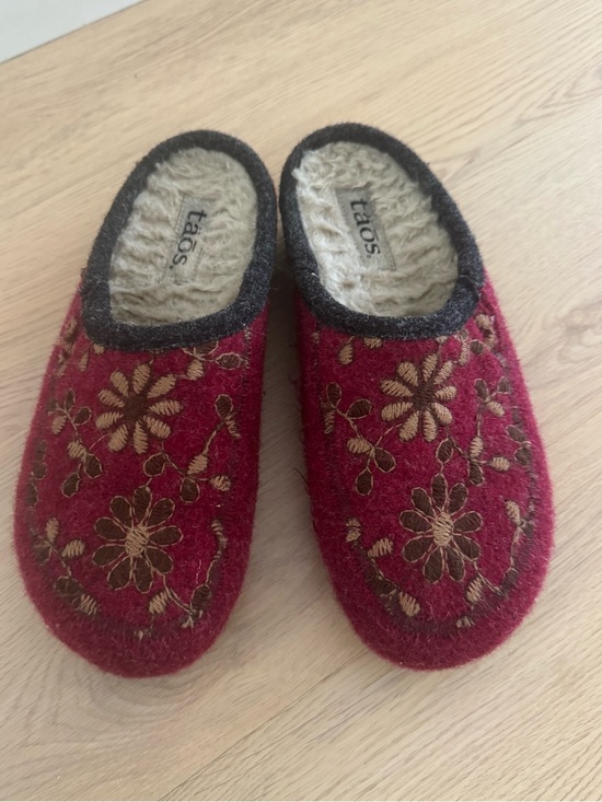 Taos Footwear Shoes - Taos Woolderness Red Embroidered Wool Slippers Clogs EU 39 / 9 Made Spain